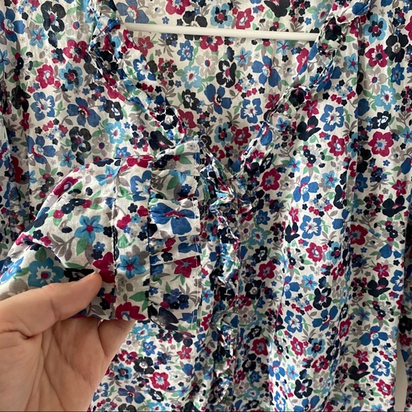 Floral Pattern Ruffle Blouse - Picture 3 of 4